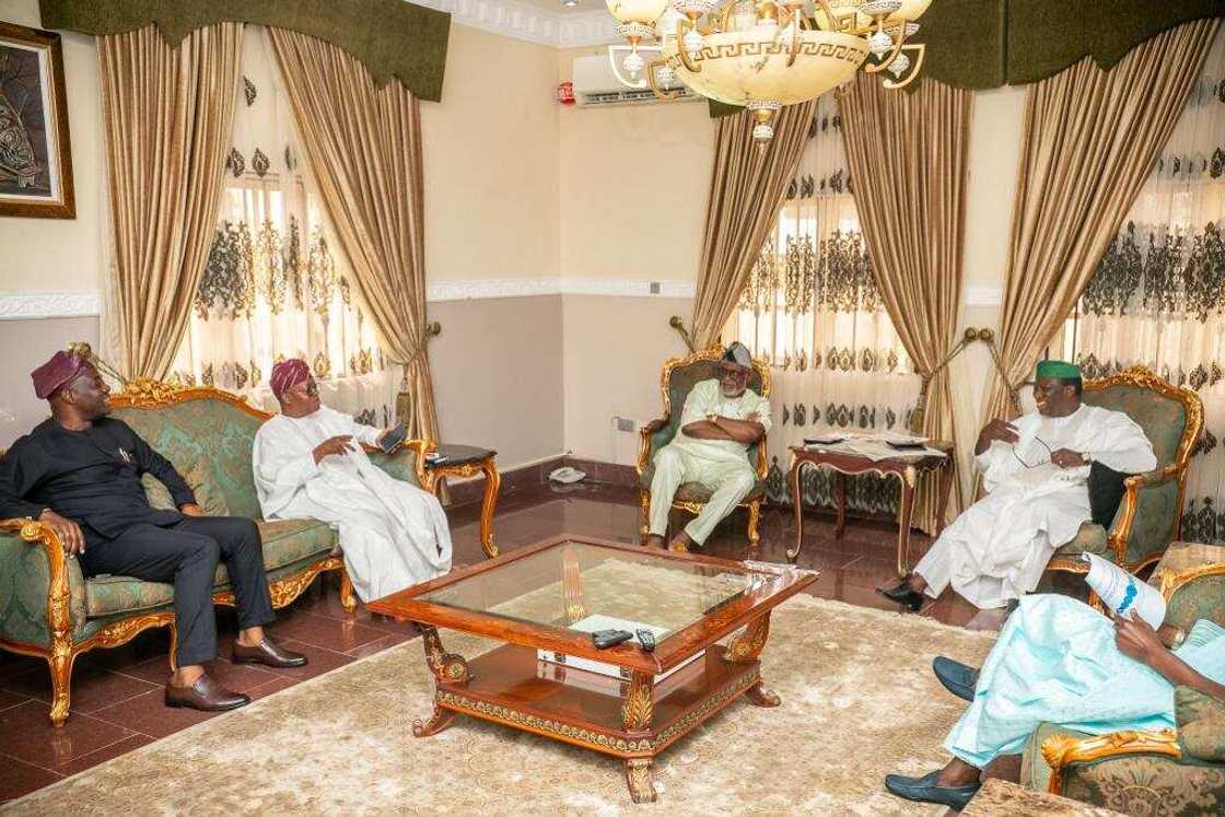 Jami’an Sojojin ‘Amotekun’ za su soma aiki a 9 ga Junairu – Inji Fayemi Jami’an Sojojin ‘Amotekun’ za su soma aiki a 9 ga Junairu – Inji Fayemi