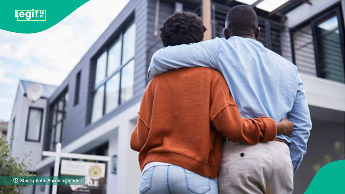 Woman about to introduce partner to parents.
