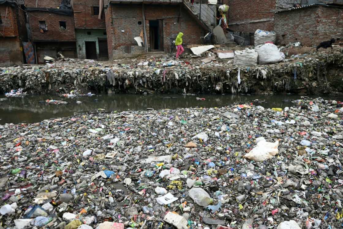 Plastic pollution is pervasive globally Plastic pollution is pervasive globally