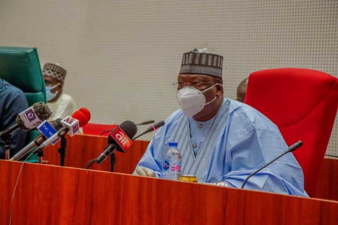 Senate gives accelerated approval to Buhari’s N850bn loan request Senate gives accelerated approval to Buhari’s N850bn loan request