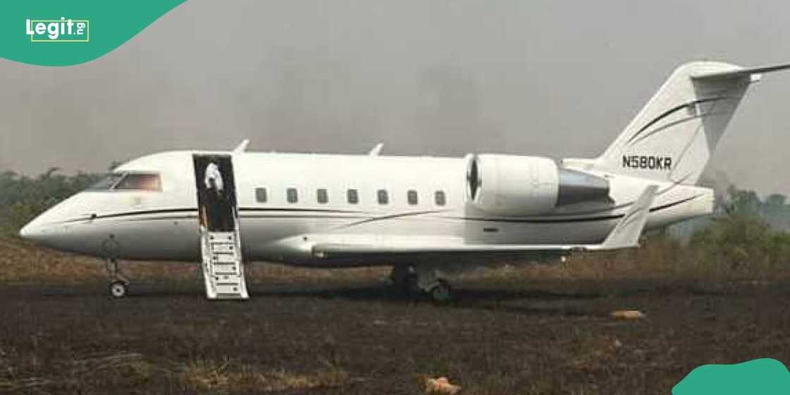 Jirgin sama ya yi saukar gaggawa da manyan mutane a cikinsa Jirgin sama ya yi saukar gaggawa da manyan mutane a cikinsa