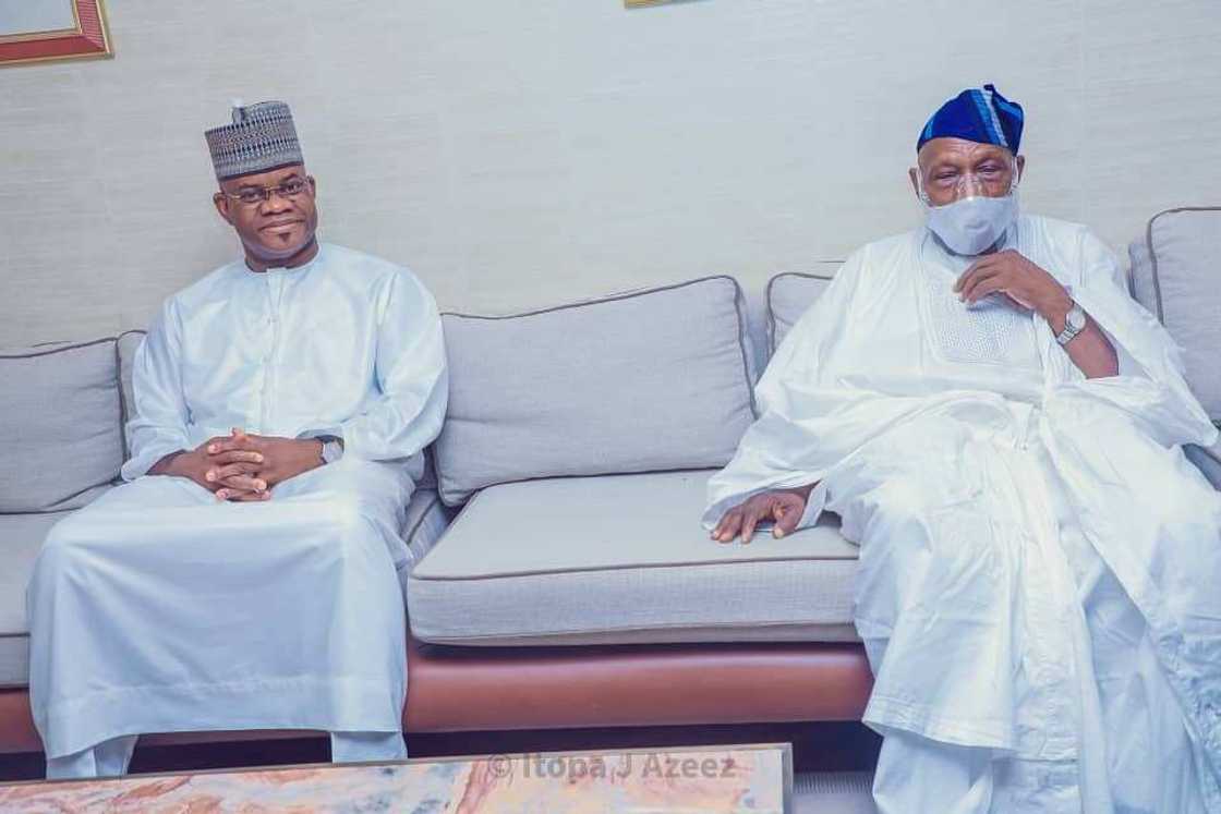 Gwamnan Kogi da ake jita-jitar zai nemi kujerar Buhari a 2023 ya sa labule da Obasanjo Gwamnan Kogi da ake jita-jitar zai nemi kujerar Buhari a 2023 ya sa labule da Obasanjo