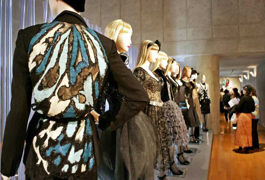 Japanese art and traditions played an important part in the cut, fabric or embellishment of Mori's creations Japanese art and traditions played an important part in the cut, fabric or embellishment of Mori's creations