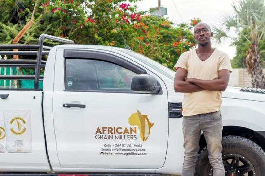 Man resigns job as a manager to starts his business Man resigns job as a manager to starts his business