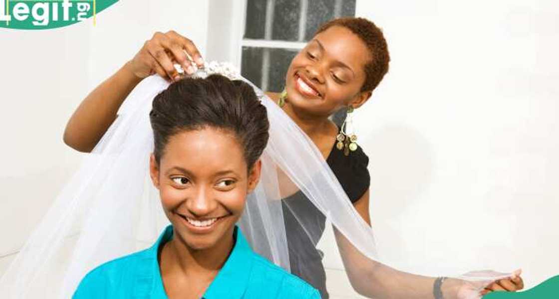 A bride's outfit gets attention online A bride's outfit gets attention online