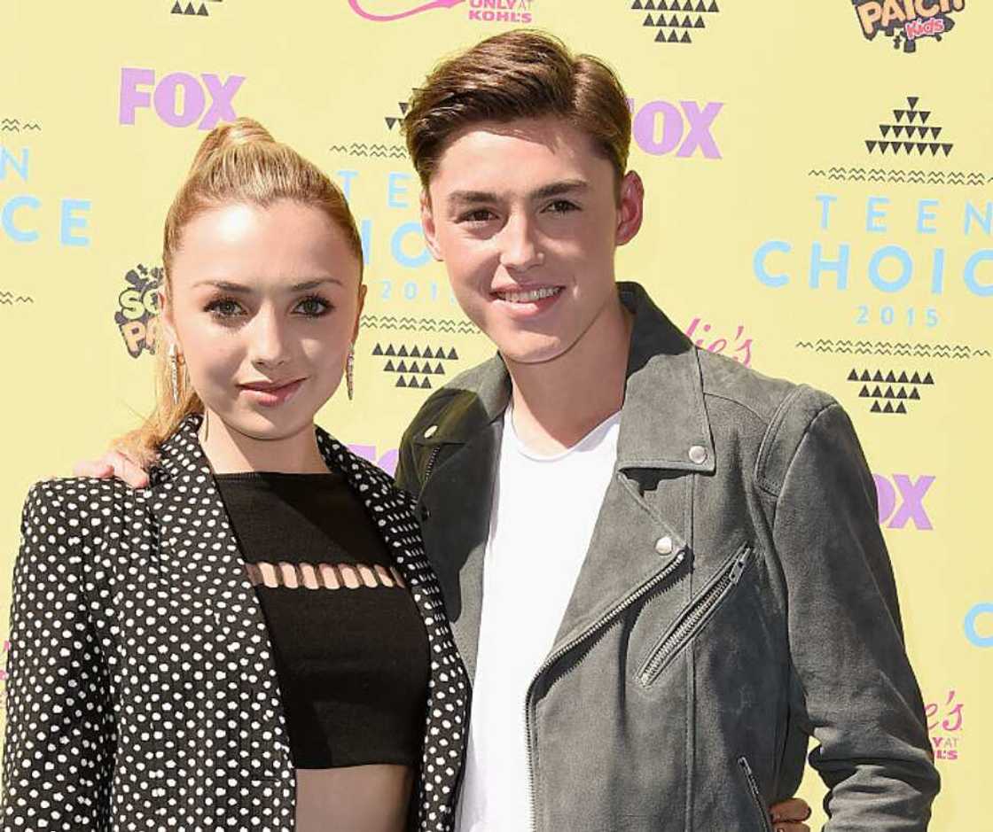 popular twins popular twins