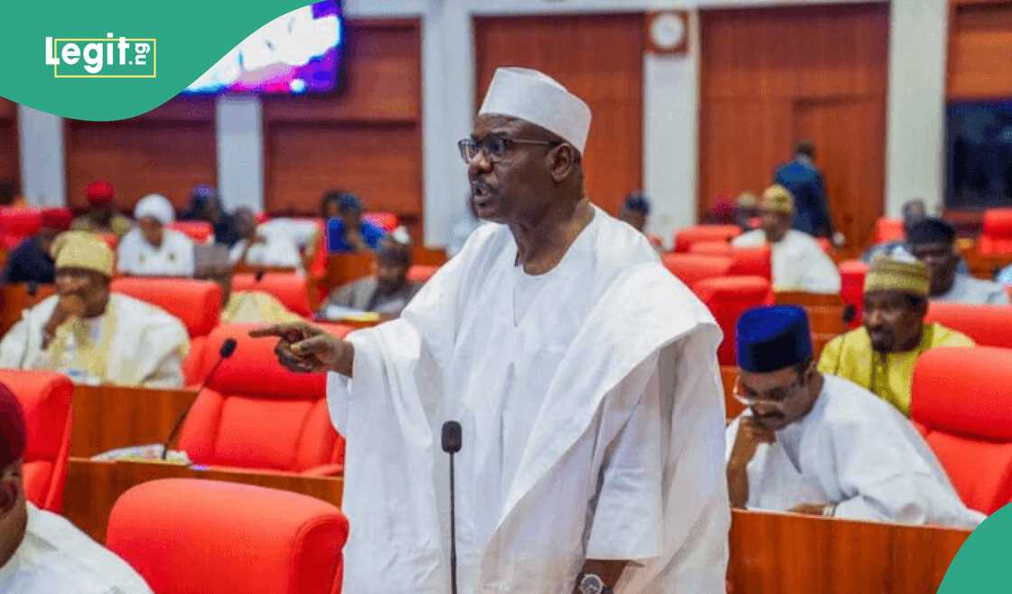 Ndume ya sake magana kan ficewa daga APC Ndume ya sake magana kan ficewa daga APC