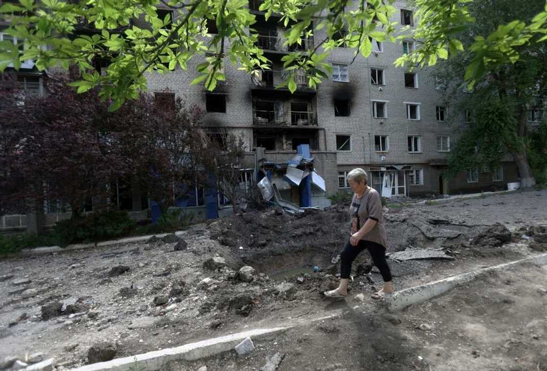 Siversk is the last major town en route to Lysychansk -- albeit along roads that are severely damaged and under shelling -- and has Russian forces encroaching from the north and south Siversk is the last major town en route to Lysychansk -- albeit along roads that are severely damaged and under shelling -- and has Russian forces encroaching from the north and south