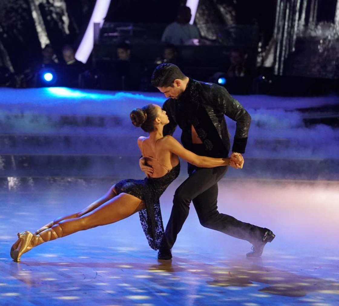 Alexis Ren dancing with the stars