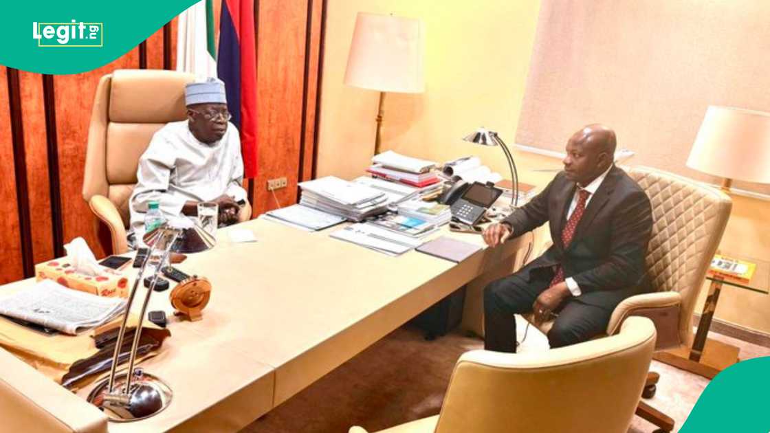 Shugaban kasa tare da shugaban DSS Shugaban kasa tare da shugaban DSS