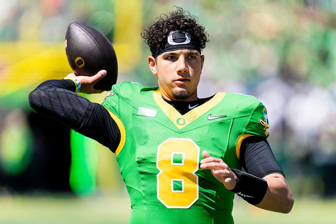 Quarterback Dylan Raiola at Autzen Stadium Quarterback Dylan Raiola at Autzen Stadium