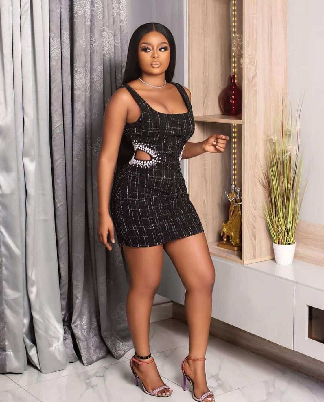 Latest short gown styles Latest short gown styles