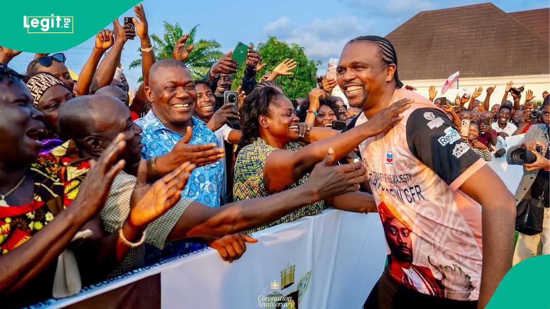 Kanu Nwankwo, Super Eagles, Nigeria, Olu of Warri, Warri Kingdom, Ogiame Atuwatse III Kanu Nwankwo, Super Eagles, Nigeria, Olu of Warri, Warri Kingdom, Ogiame Atuwatse III