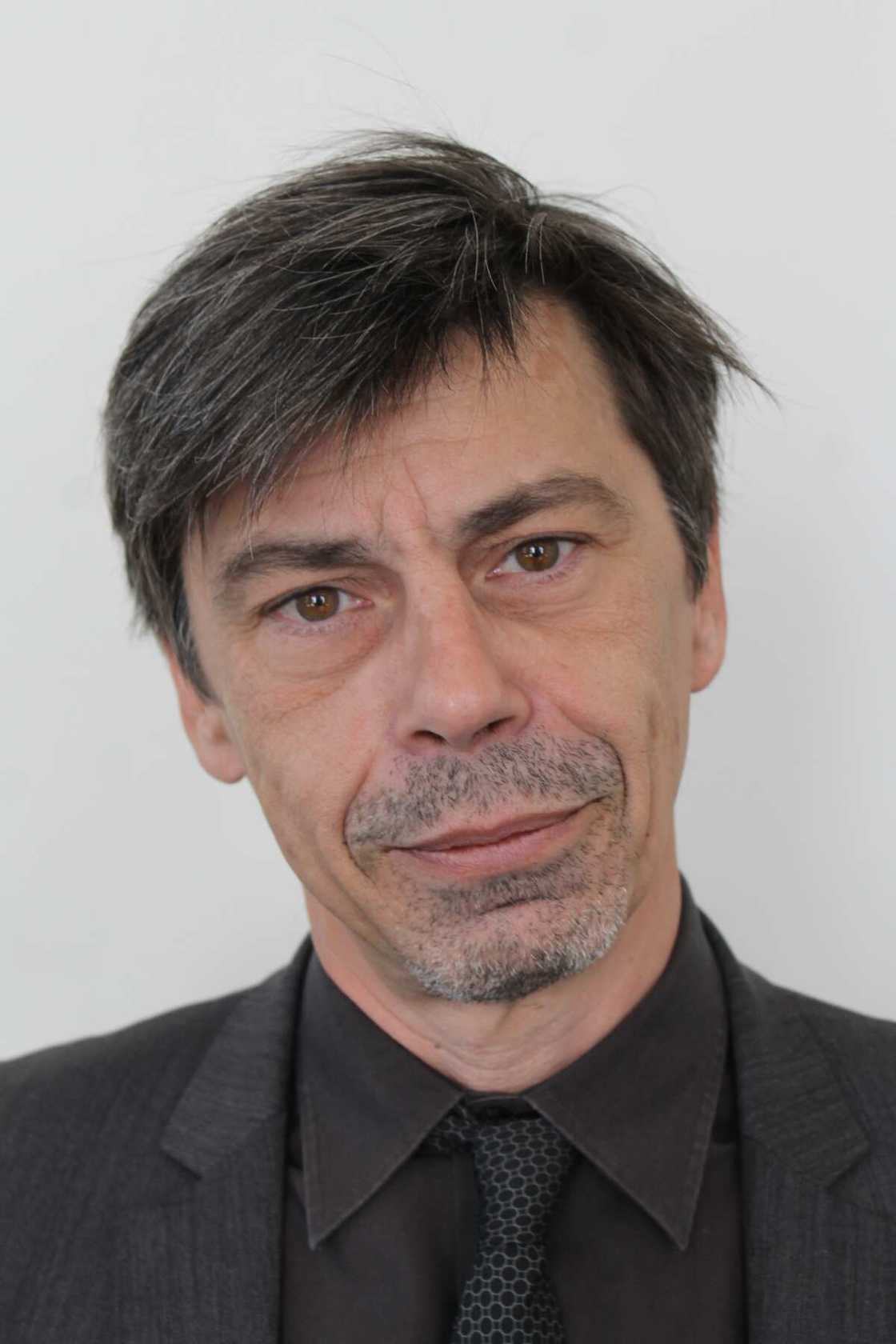 La journaliste Anna Cabana et le père de son fils : qui est-il ? La journaliste Anna Cabana et le père de son fils : qui est-il ?