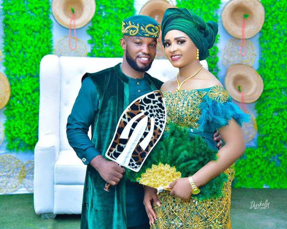 Soyayyar Facebook: Ma'auratan da suka hadu a Facebook, sun bayyana firarsu ta farko Soyayyar Facebook: Ma'auratan da suka hadu a Facebook, sun bayyana firarsu ta farko