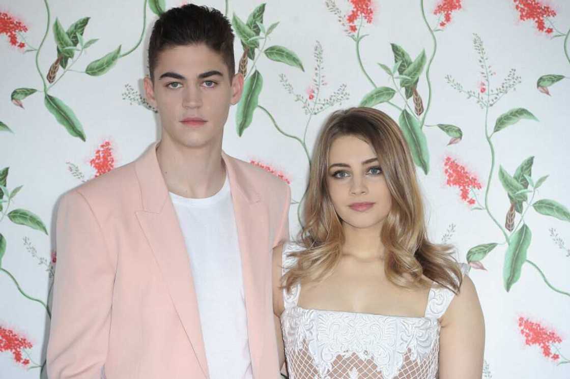 Josephine Langford et Hero Fiennes-Tiffin