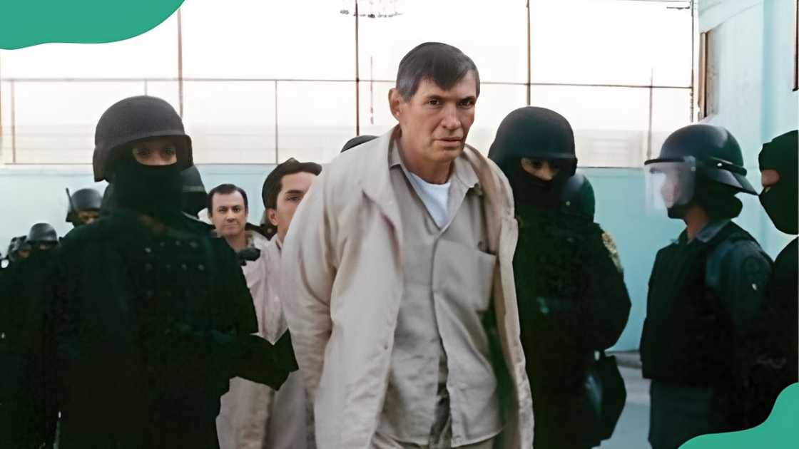 Miguel Ángel Félix Gallardo under arrest.