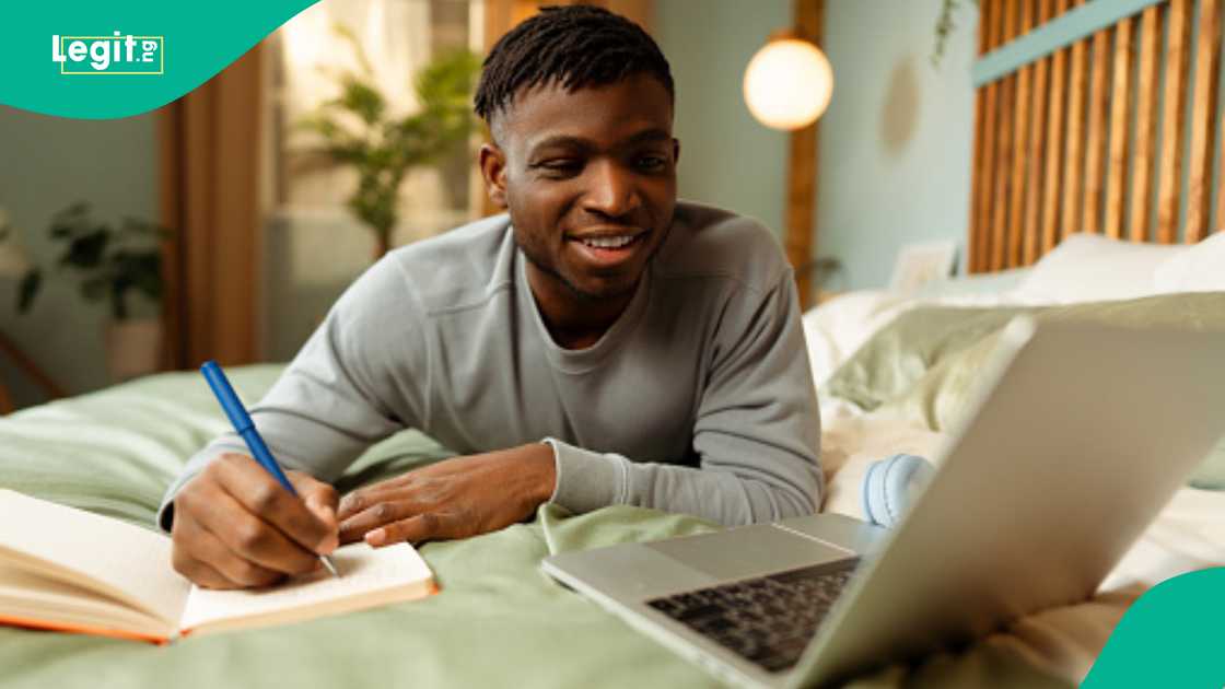 Artificial Intelligence (AI)/Nigerian Youths/Uemployment Artificial Intelligence (AI)/Nigerian Youths/Uemployment