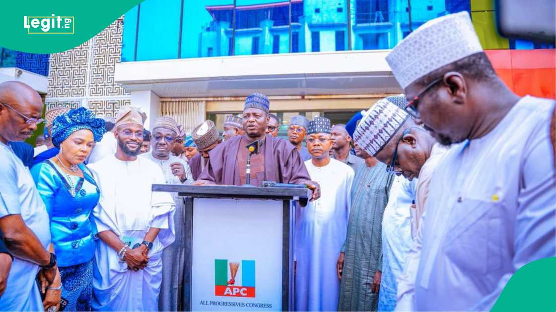 Shugaban APC ya ce yanzu babu bukatar wata kungiya ta saya wa Tinubu fom, matasan Kogi sun riga sun saya.