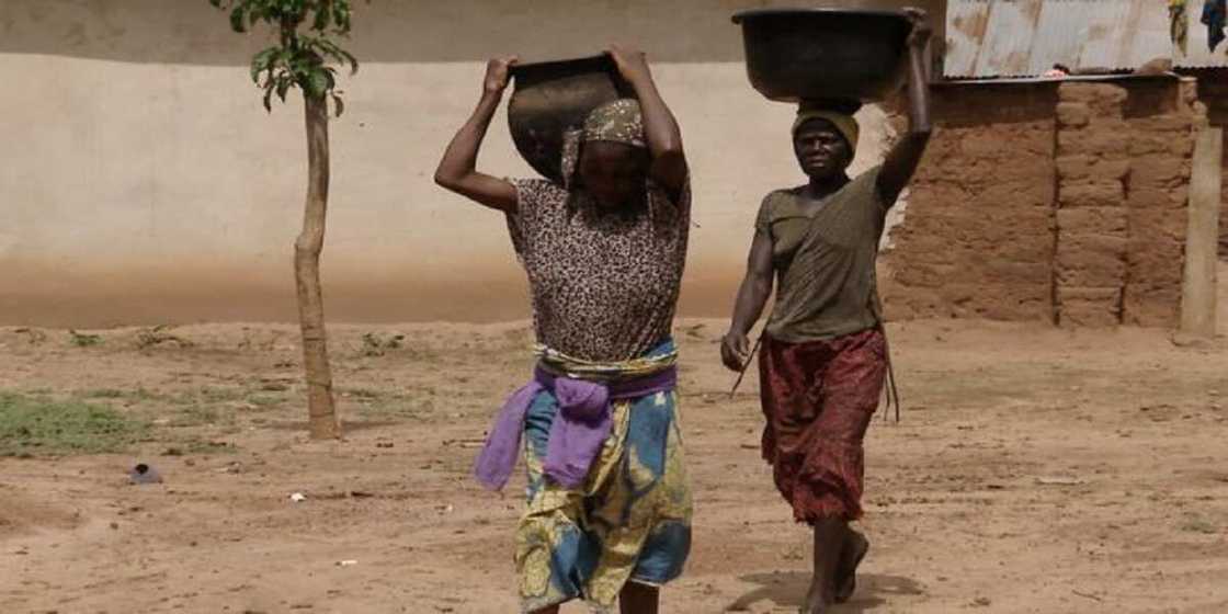 COVID-19: Kauyen da basu san da wanzuwar korona ba a Abuja (Hotuna) COVID-19: Kauyen da basu san da wanzuwar korona ba a Abuja (Hotuna)