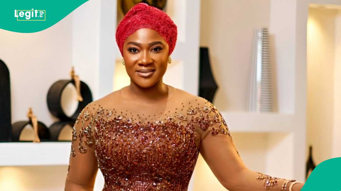 Lady drags Mercy Johnson over alleged N25k sanitary pads, fans react