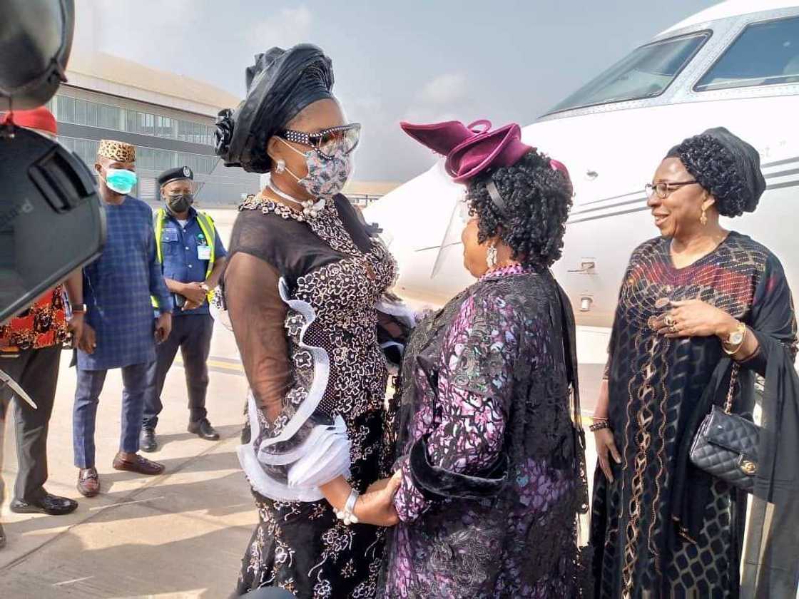 Hotunan sabon salon wankan Patience Jonathan ya tafi da imanin jama'a Hotunan sabon salon wankan Patience Jonathan ya tafi da imanin jama'a