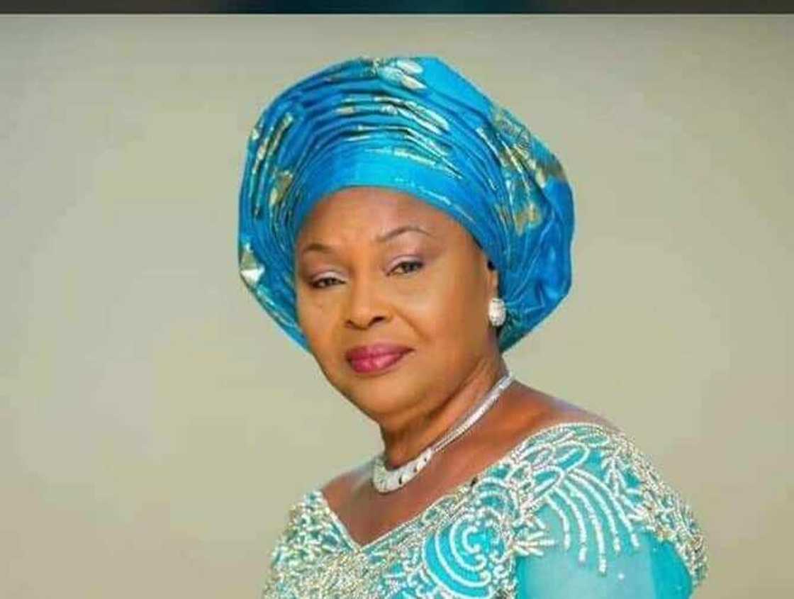 Mahaifiyar tsohon minista. Mahaifiyar tsohon minista.