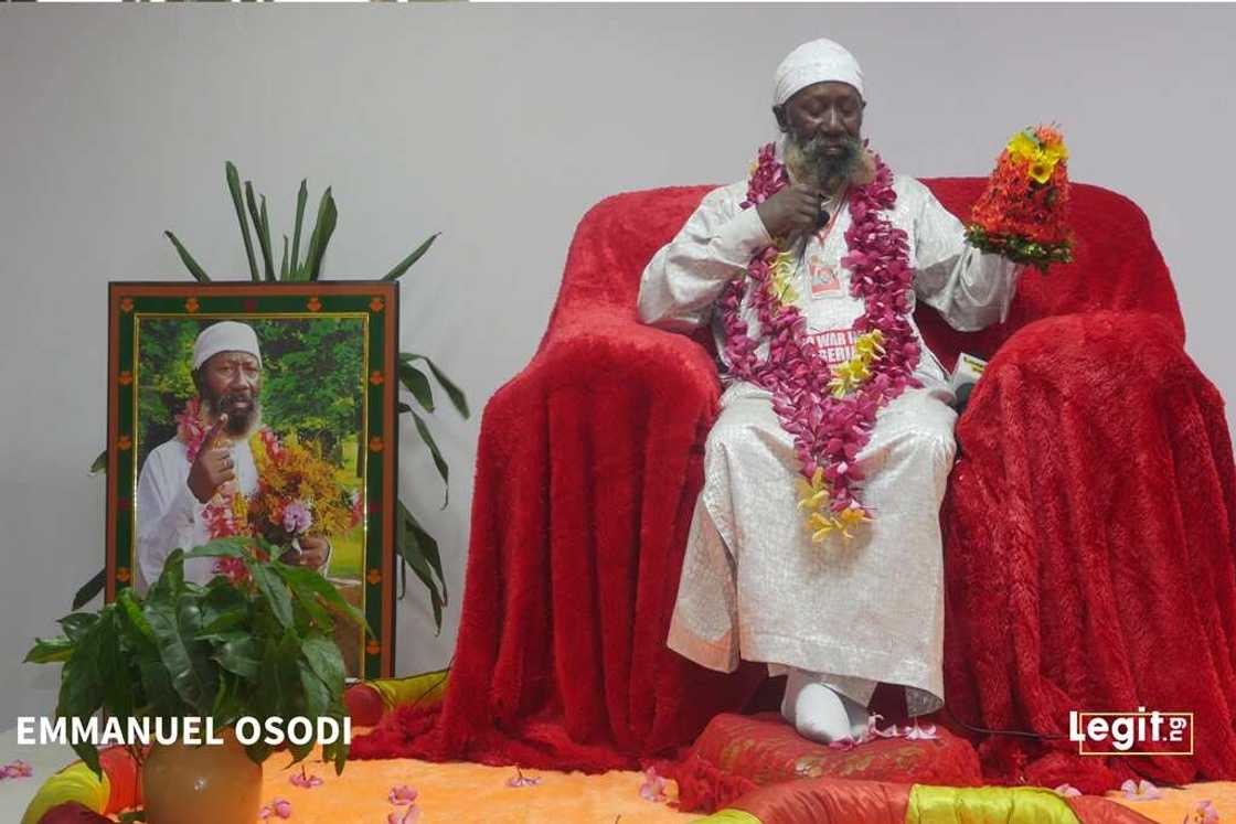 Guru Maharaj Ji says he can correct Buhari anytime he wants. Photo credit: Legit.ng Guru Maharaj Ji says he can correct Buhari anytime he wants. Photo credit: Legit.ng
