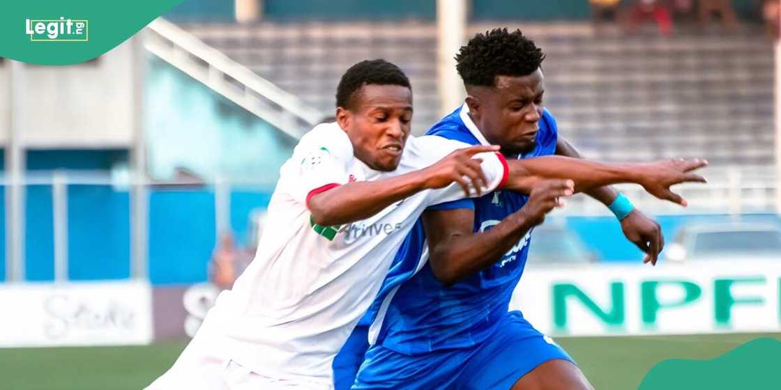 Rangers vs Enyimba: Fans invade pitch to force match to be abandoned after late penalty Rangers vs Enyimba: Fans invade pitch to force match to be abandoned after late penalty