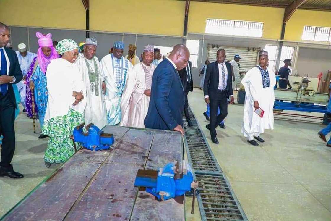 Gwamnatin tarayya zata gina masana’anta a kowacce mazaba a Najeriya - Minista Gwamnatin tarayya zata gina masana’anta a kowacce mazaba a Najeriya - Minista