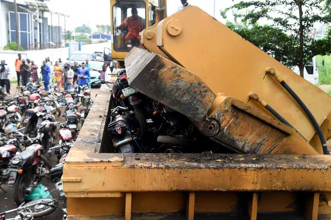 Hotunan Babura 2,228 da Gwamnatin Legas ta ragargaza yau Juma'a