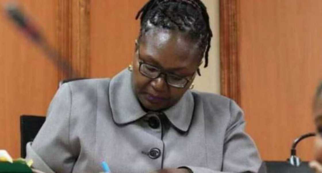 A fara biyan matan aure kudin albashin zaman gida: Kotu ta yanke hukunci A fara biyan matan aure kudin albashin zaman gida: Kotu ta yanke hukunci