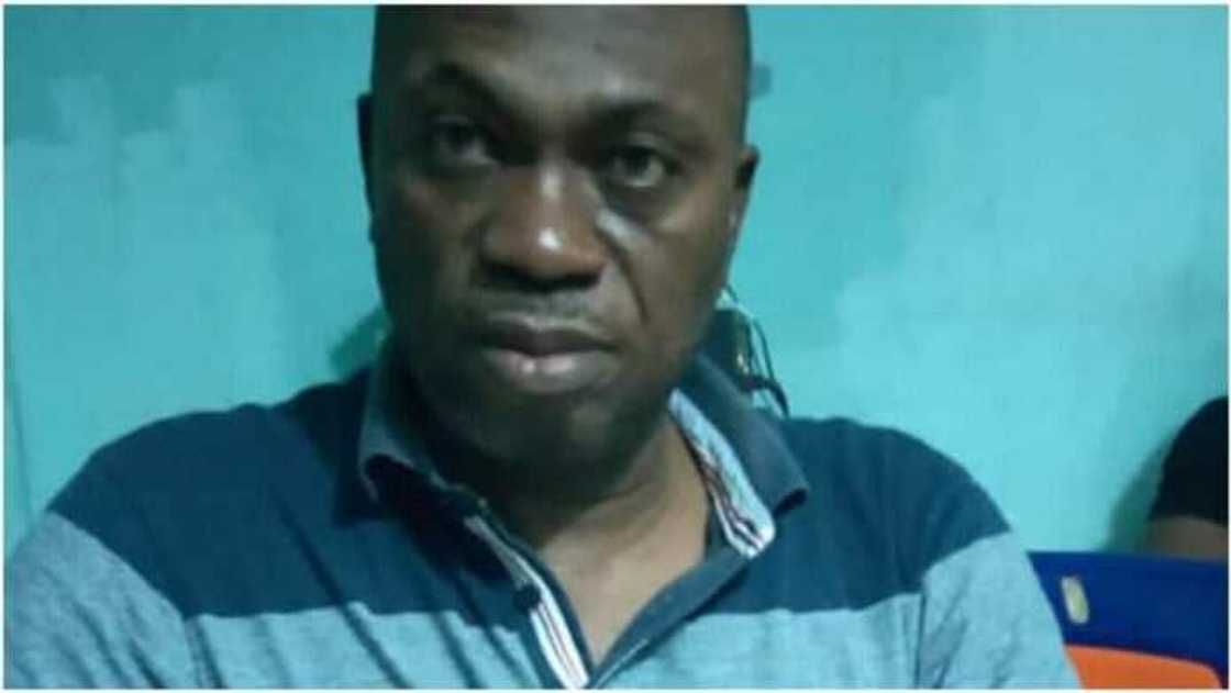 Rundunar 'yan sanda ta kama dan majalisa a APC da hannu dumu-dumu a garkuwa da mutane Rundunar 'yan sanda ta kama dan majalisa a APC da hannu dumu-dumu a garkuwa da mutane