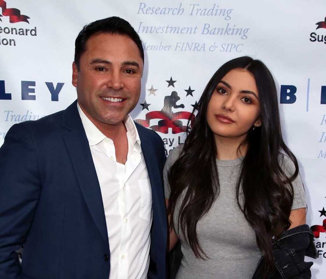 Who is Atiana De La Hoya dad?