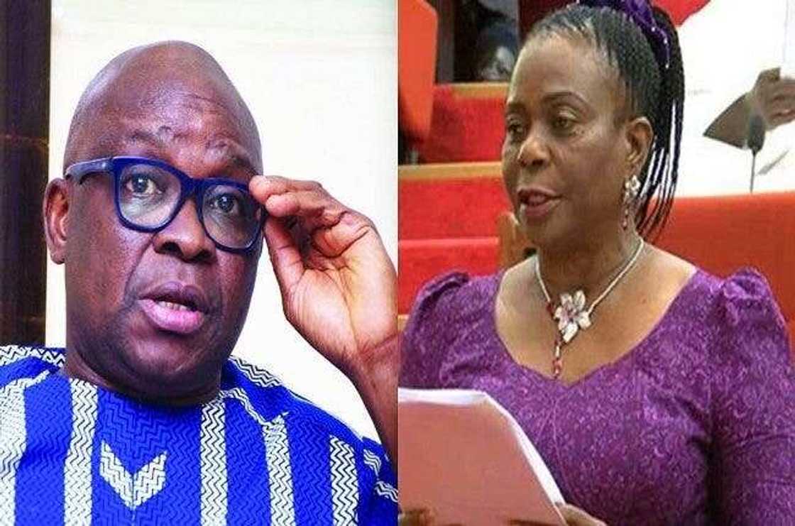 Da duminsa: Rikici ya barke a jam'iyyar PDP reshen Ekiti, jam'iyyar ta dare gida 2 Da duminsa: Rikici ya barke a jam'iyyar PDP reshen Ekiti, jam'iyyar ta dare gida 2