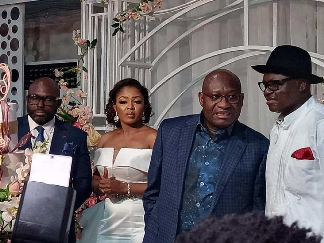 Hotunan bikin dan Obasanjo da bidiyon motar alfarmar da ya bai wa amaryarsa Hotunan bikin dan Obasanjo da bidiyon motar alfarmar da ya bai wa amaryarsa