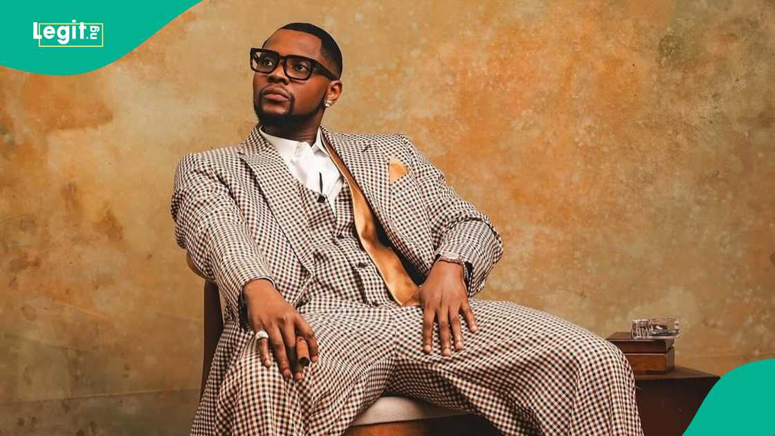 Kizz Daniels peforms after mother's death, fans share observation about his look Kizz Daniels peforms after mother's death, fans share observation about his look