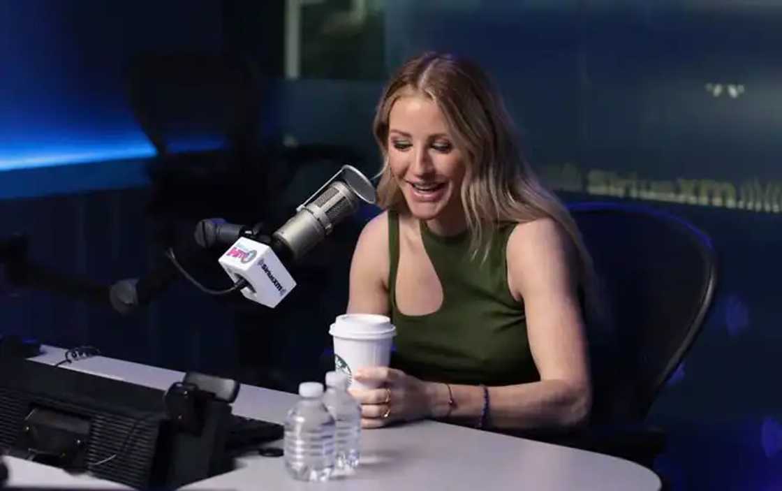 Ellie Goulding talks on a podcast show