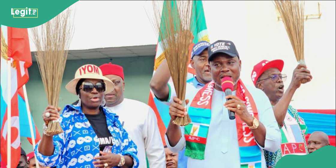 APC campaign council members during the state-level inauguration in Awka.