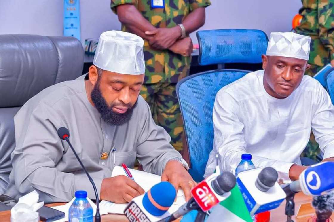 Gwamnan Neja na duba yiwuwar tattauna da 'yan bindiga Gwamnan Neja na duba yiwuwar tattauna da 'yan bindiga