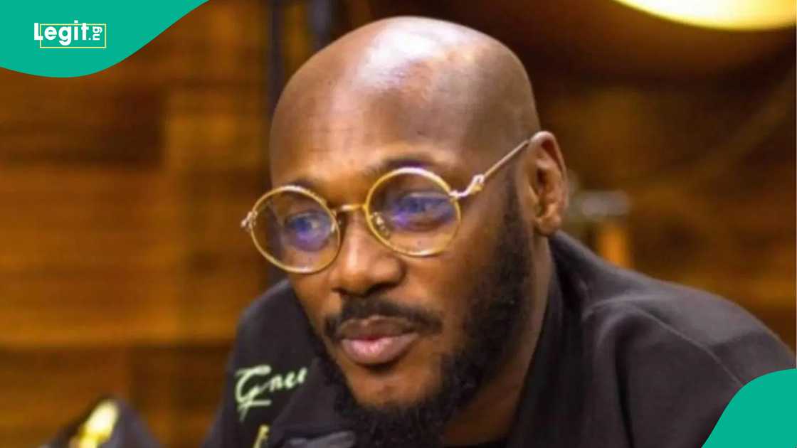 Fans blast 2baba as he appreciates friends and family on 25th anniversary.