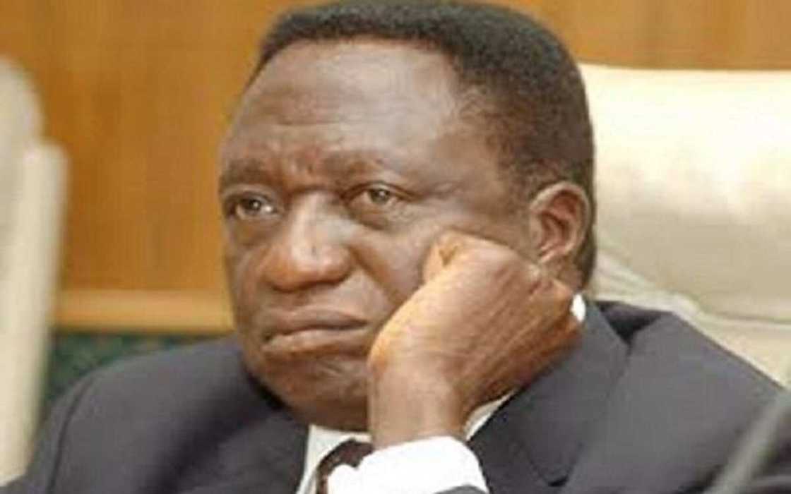 Yanzu-Yanzu: ICPC Ta Kama Tsohon Shugaban JAMB Kan Almundahar N900m Yanzu-Yanzu: ICPC Ta Kama Tsohon Shugaban JAMB Kan Almundahar N900m