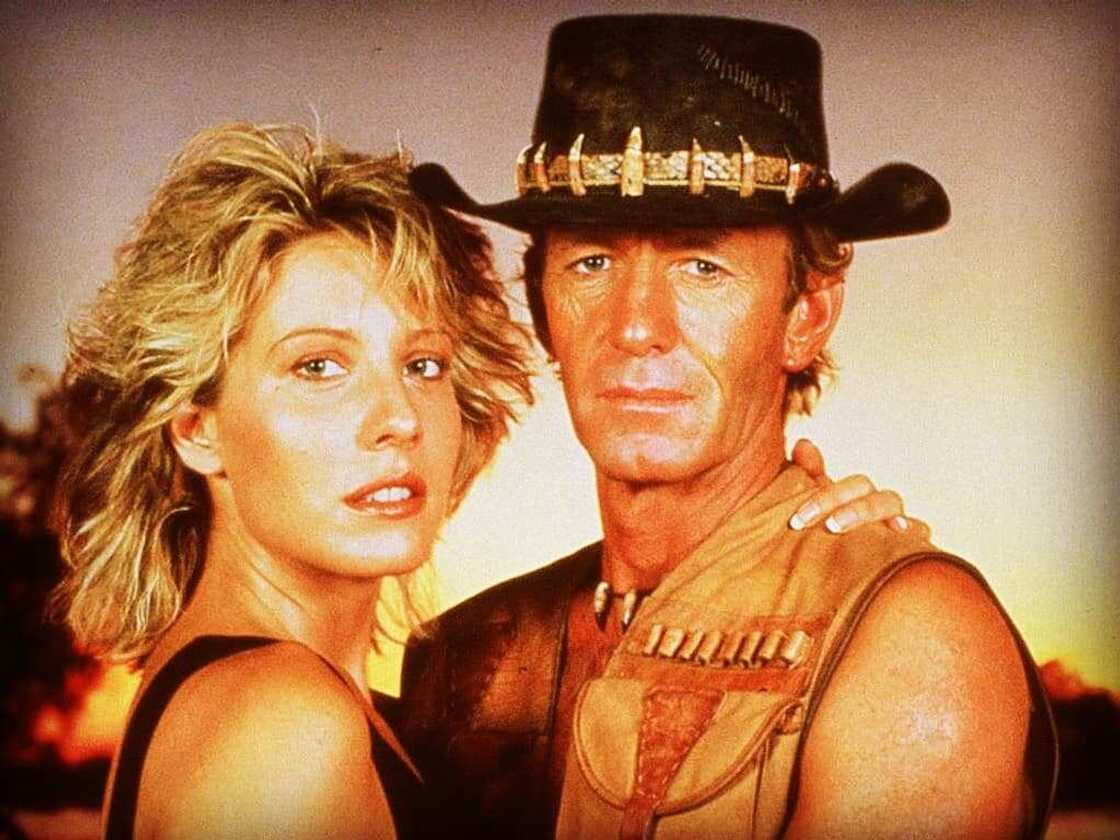 Paul Hogan and Linda Kozlowski