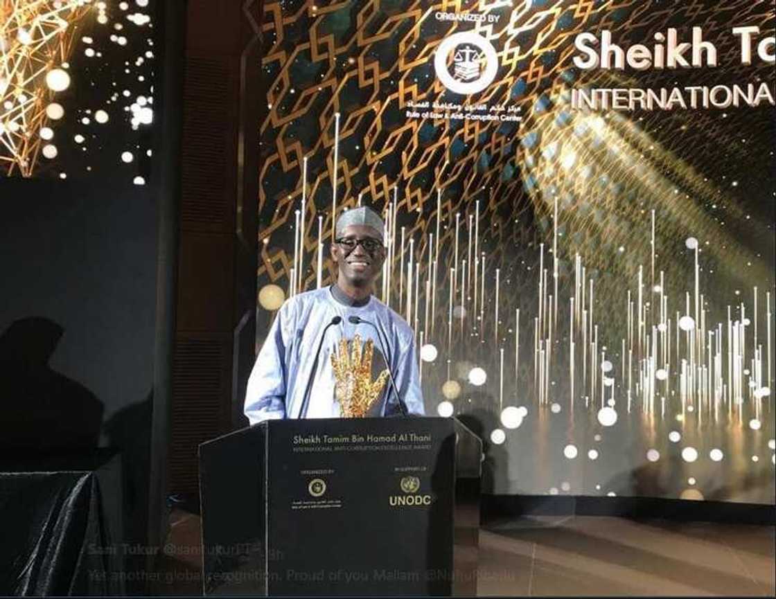 Buhari ya taya Nuhu Ribadu samun lambar yabo Buhari ya taya Nuhu Ribadu samun lambar yabo