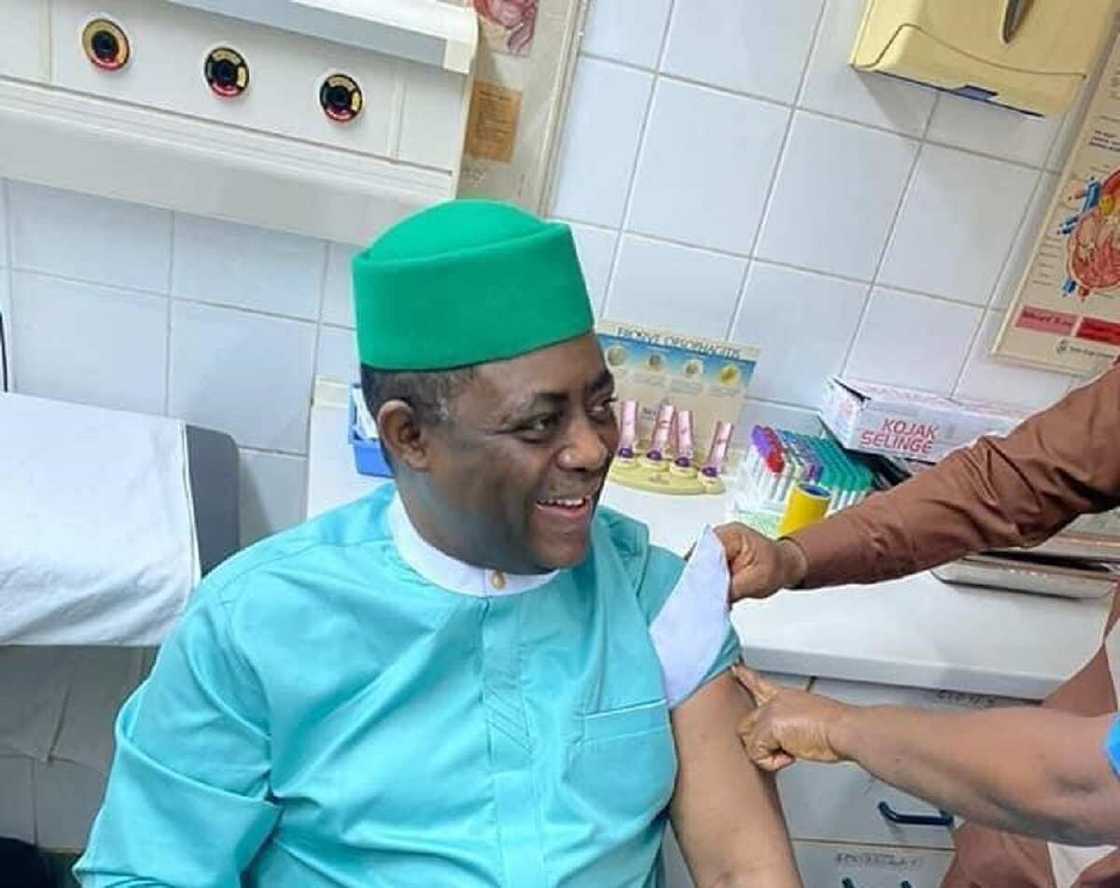 Duk da kiran allurar riga-kafin korona da 'mugunta', Fani-Kayode ya je an yi mishi Duk da kiran allurar riga-kafin korona da 'mugunta', Fani-Kayode ya je an yi mishi