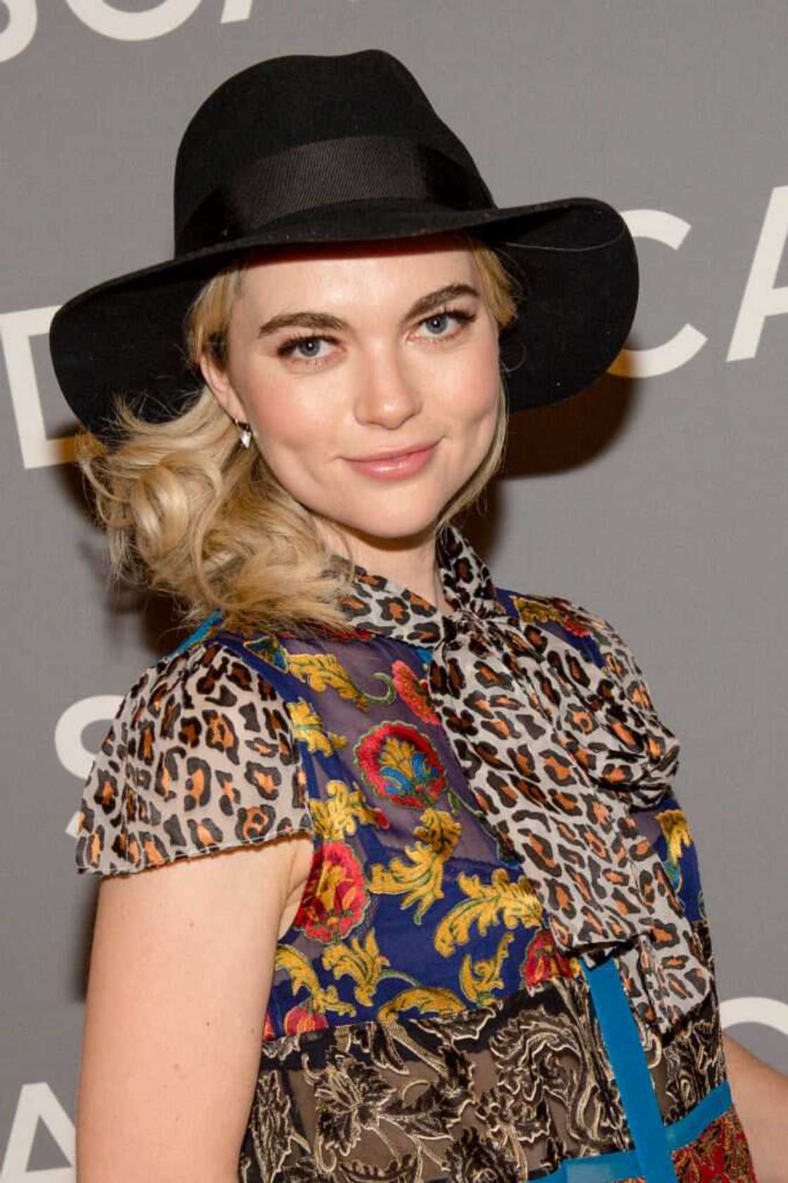 how old is Jenny Boyd? how old is Jenny Boyd?