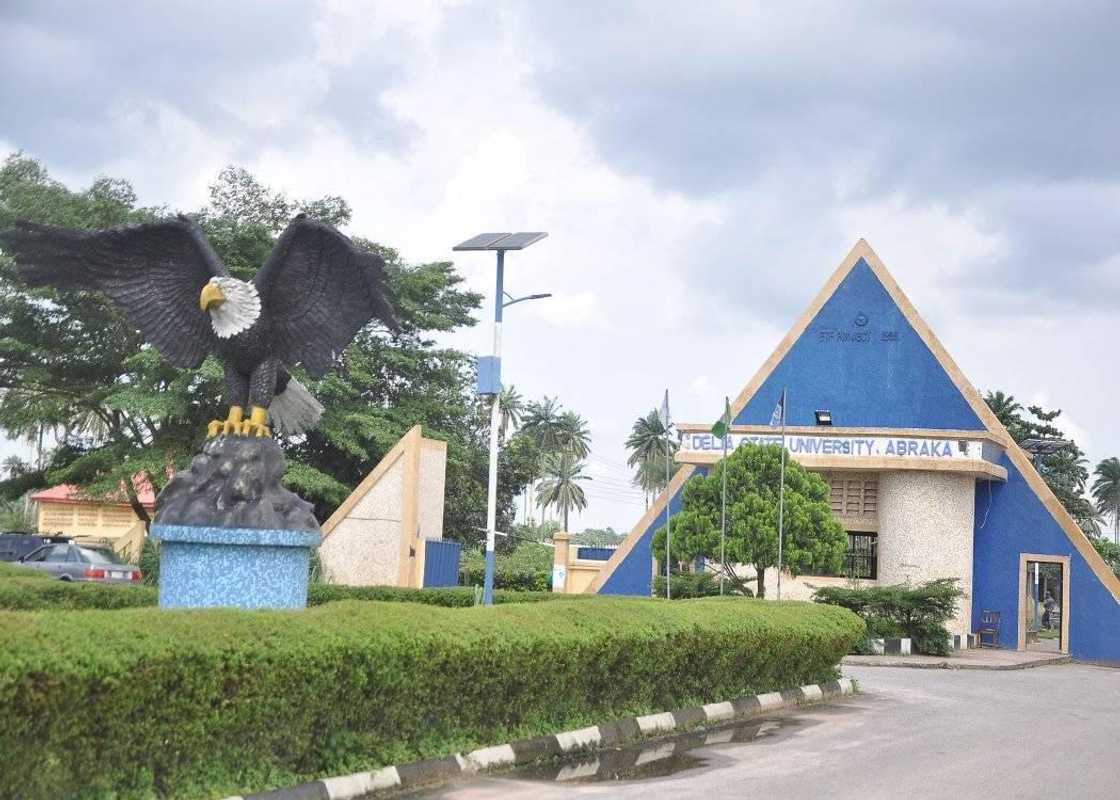Inside Delta State University, Abraka Inside Delta State University, Abraka