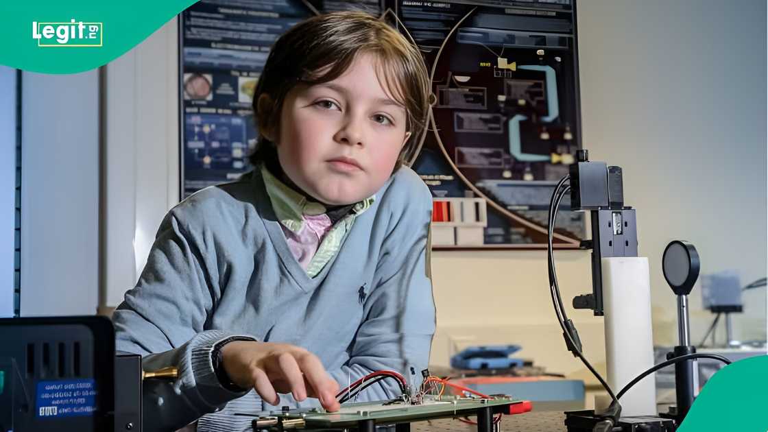 Laurent Simons, Belgian teen, defends PhD at 15