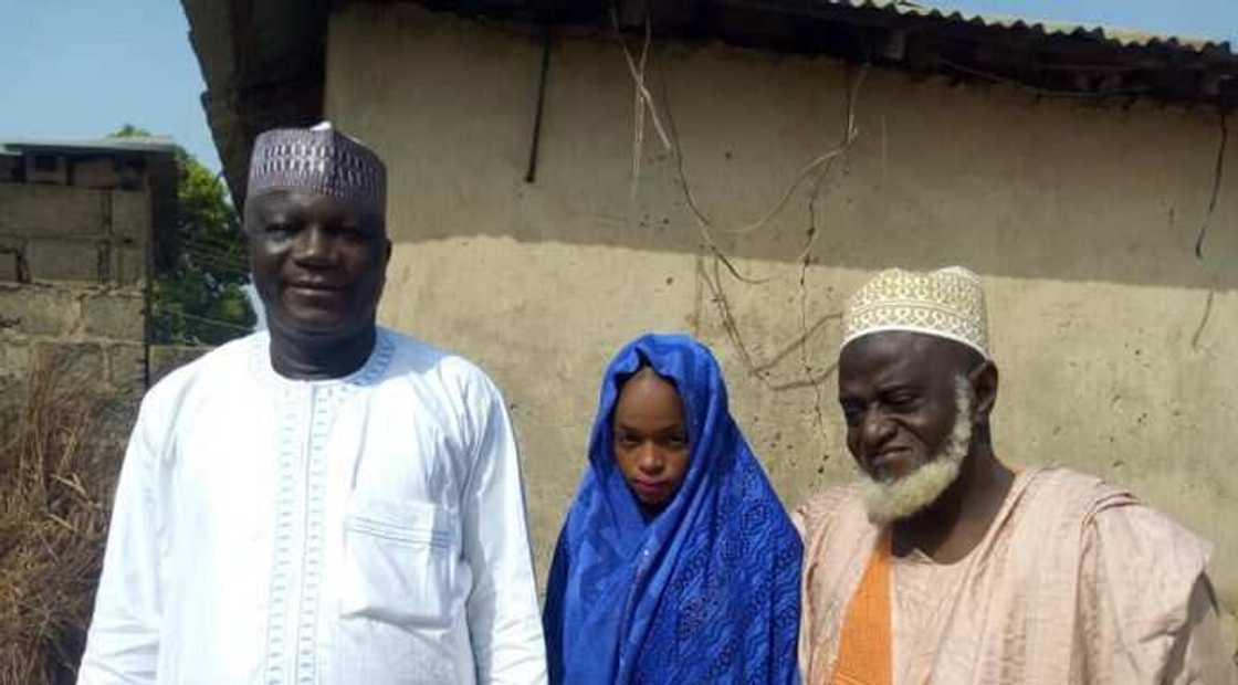 Sai da na biya sadakin N300, 000 kuma ba auren dole aka yi mata ba inji wanda ya auri Karamar Yarinya Sai da na biya sadakin N300, 000 kuma ba auren dole aka yi mata ba inji wanda ya auri Karamar Yarinya