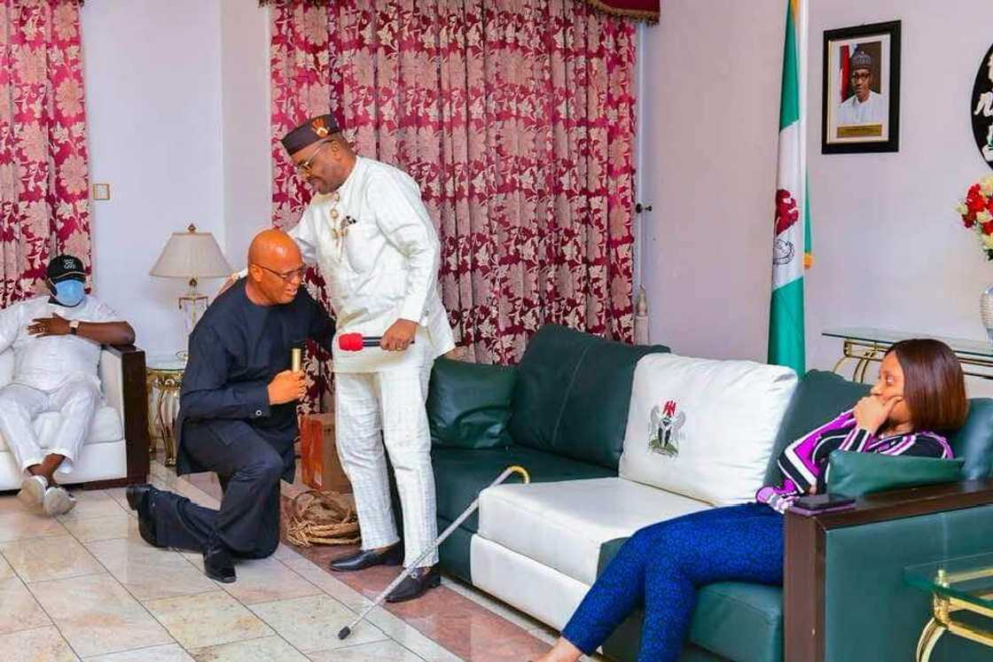Akwa Ibom Governor’s Preferred Successor Umo Eno Kneels Before Him Akwa Ibom Governor’s Preferred Successor Umo Eno Kneels Before Him